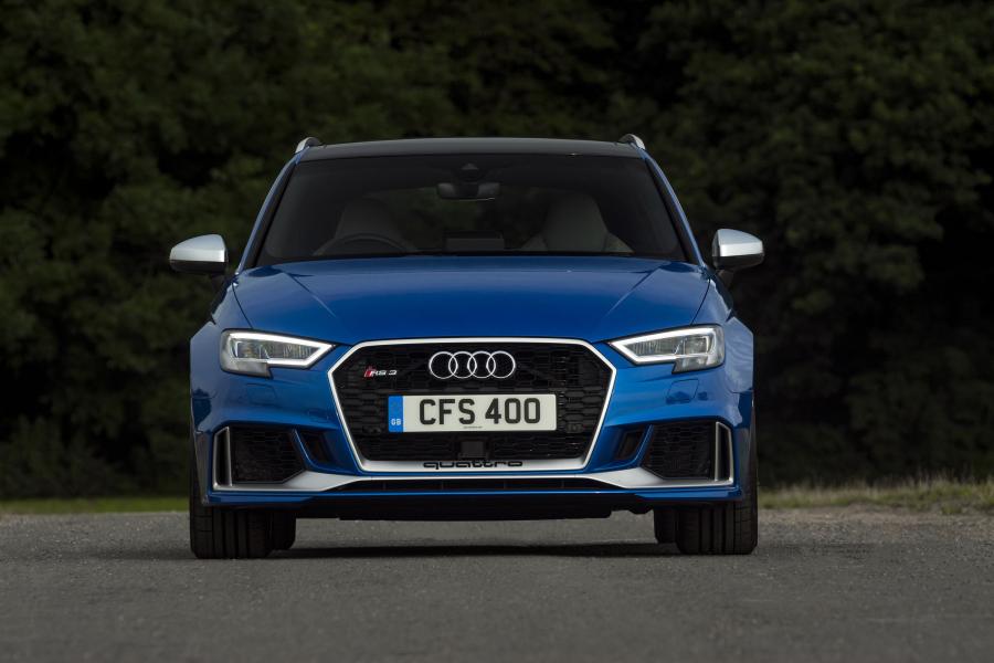  Audi RS3 Sportback (8V) 2017 года  (UK) (фото 10 из 14)